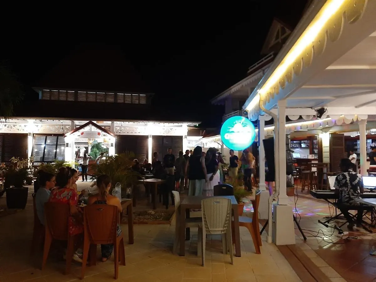 STUDIO CARAMBOLE VUE MER - Piscines - Plages - Pierre et vacances Sainte-Anne  Guadeloupe